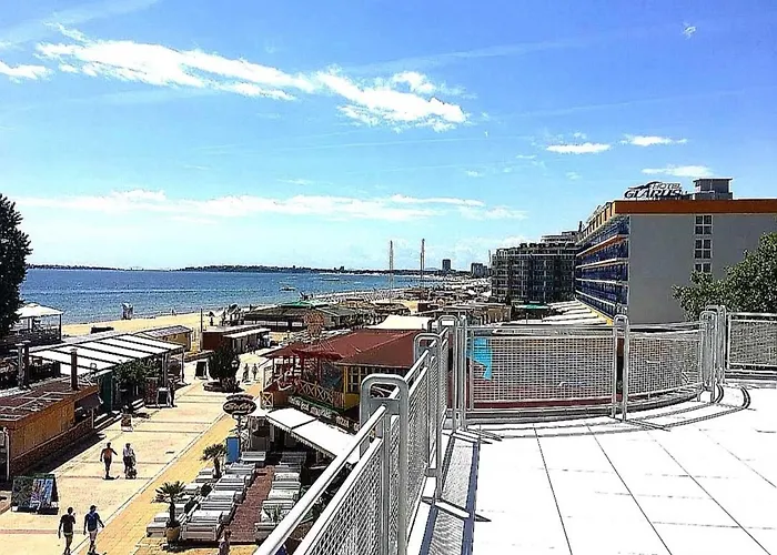 酒店 Largo Beach Hotel 3*