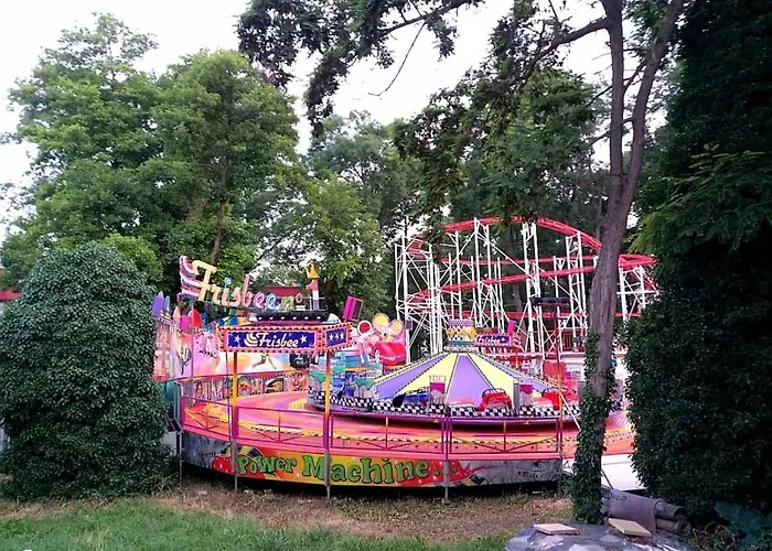 Largo Beach Hotel 酒店