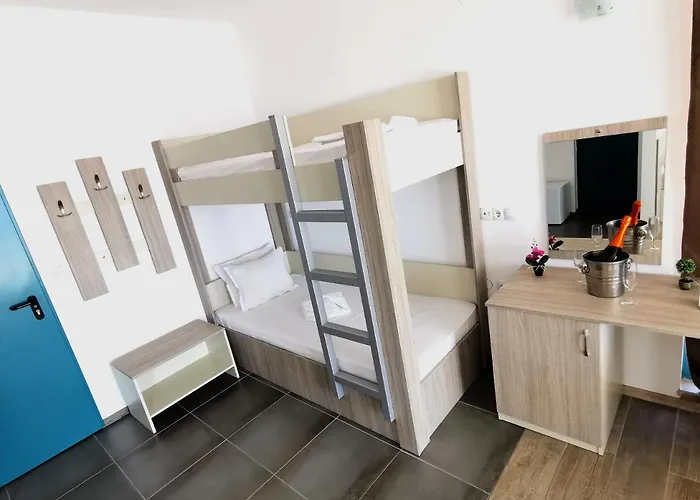 Largo Beach Hotel 酒店