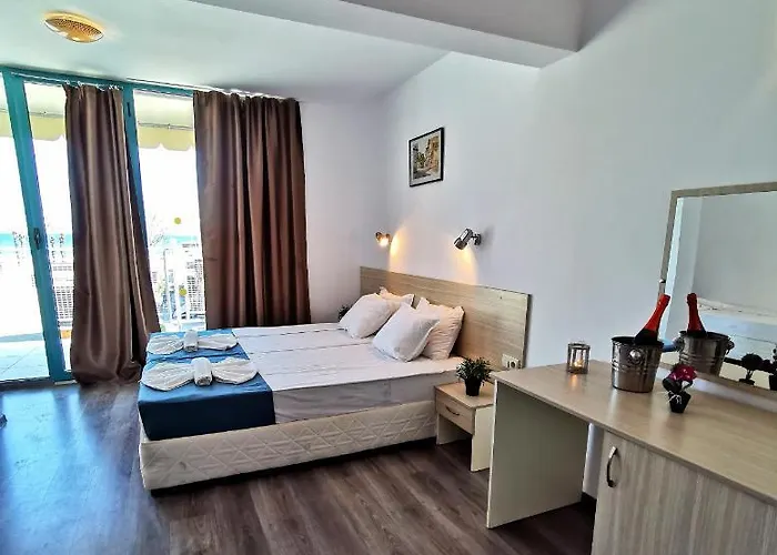 Largo Beach Hotel 酒店 阳光海滩