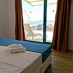 Хотел Largo Beach Hotel 3*