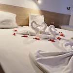 Хотел Largo Beach Hotel