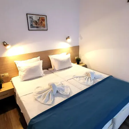 Hotel Largo 3*