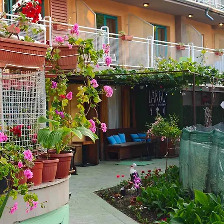 Largo Beach Hotel 3* 阳光海滩