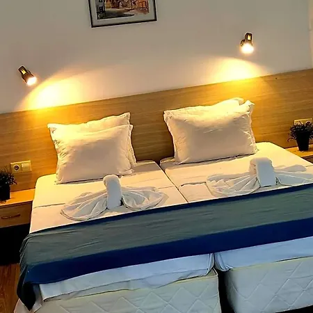 Largo Hotel 3*