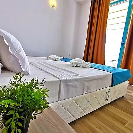 Largo Hotel 3*