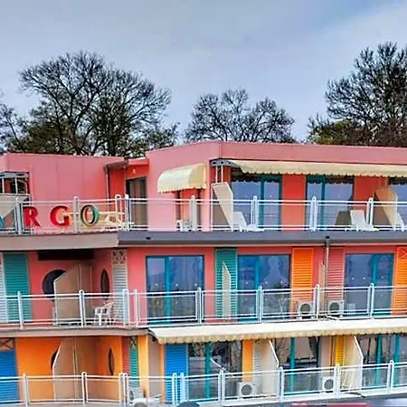 Largo Hotel 3*