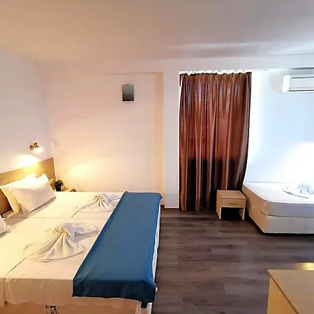 Hotel Largo 3*
