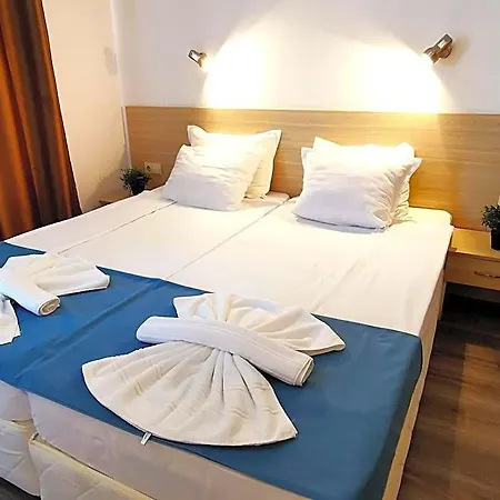 Largo Hotel 3*
