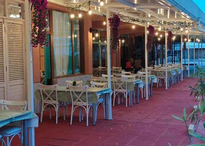 Largo Beach Hotel Szálloda Napospart