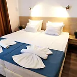 Hotel Largo 3*